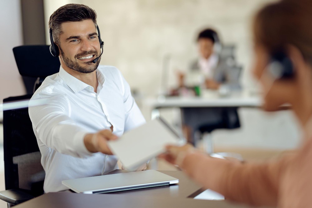 Atención a la clientela según la Ley 10/2025 en gallego. Contenido elearning